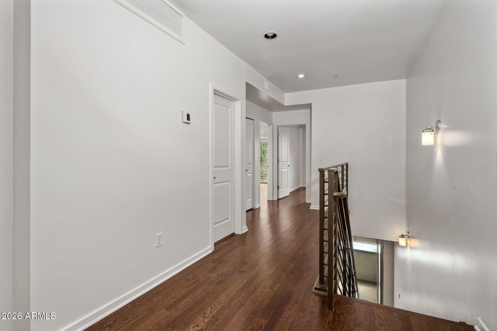 525 W Lakeside Drive - Photo 10