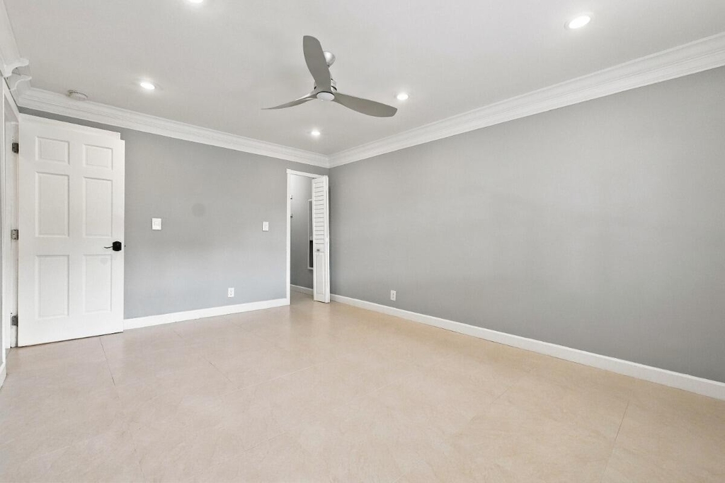 3017 N Oakland Forest Drive - Photo 15