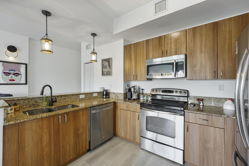 1931 Ne 2nd Street - Photo 1