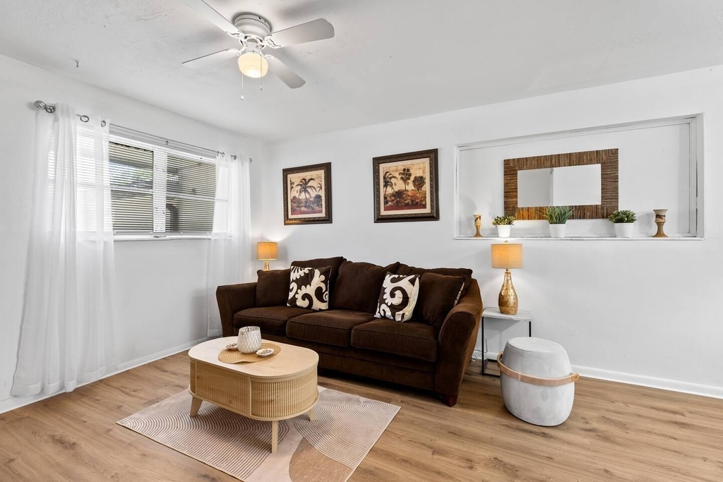 1826 Sherman Street - Photo 3
