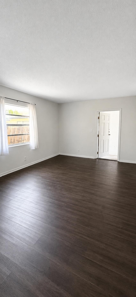 1450 Sw 8th Court - Photo 5