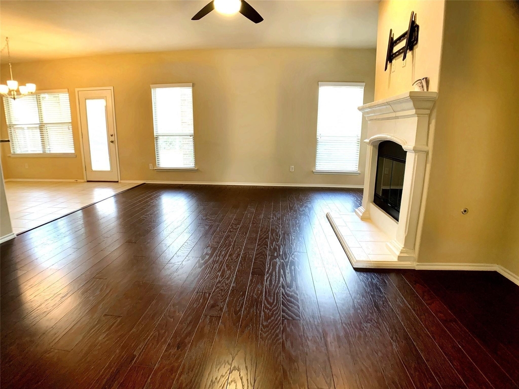9828 Moccasin Creek Lane - Photo 6