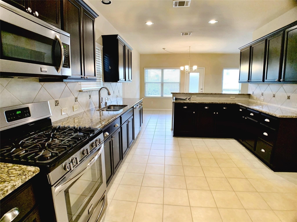 9828 Moccasin Creek Lane - Photo 11