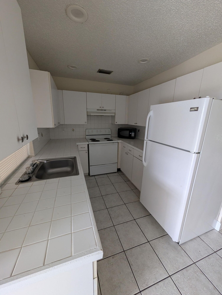 1382 Birkdale Drive - Photo 0