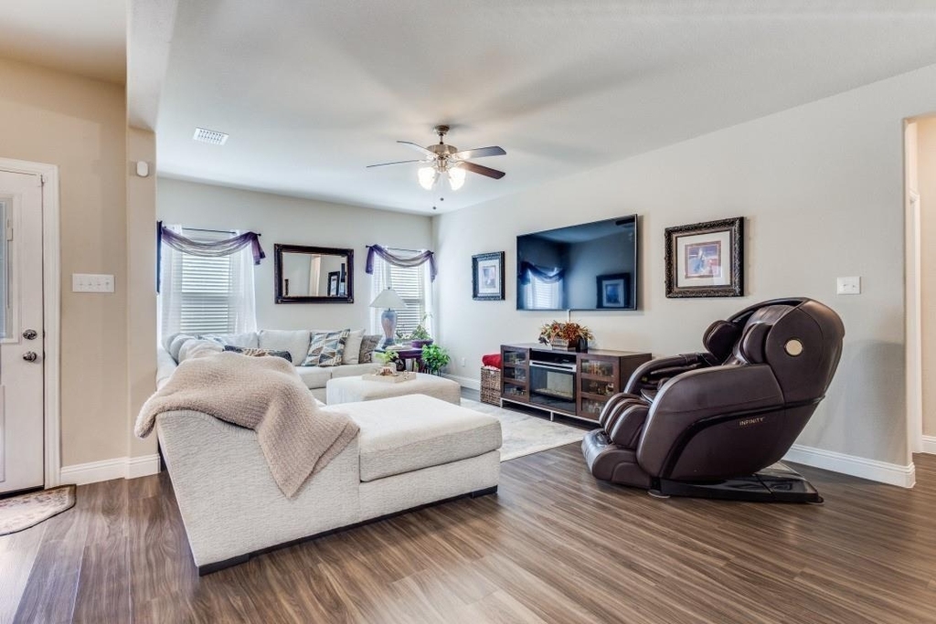2821 Inn Kitchen Way - Photo 4