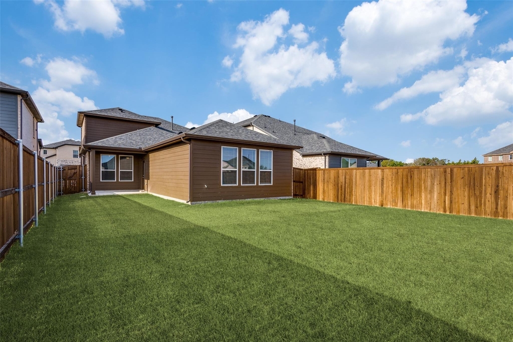 806 Sicily Boulevard - Photo 11