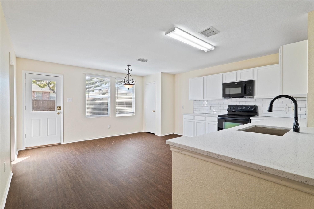 12856 Gillon Drive - Photo 4