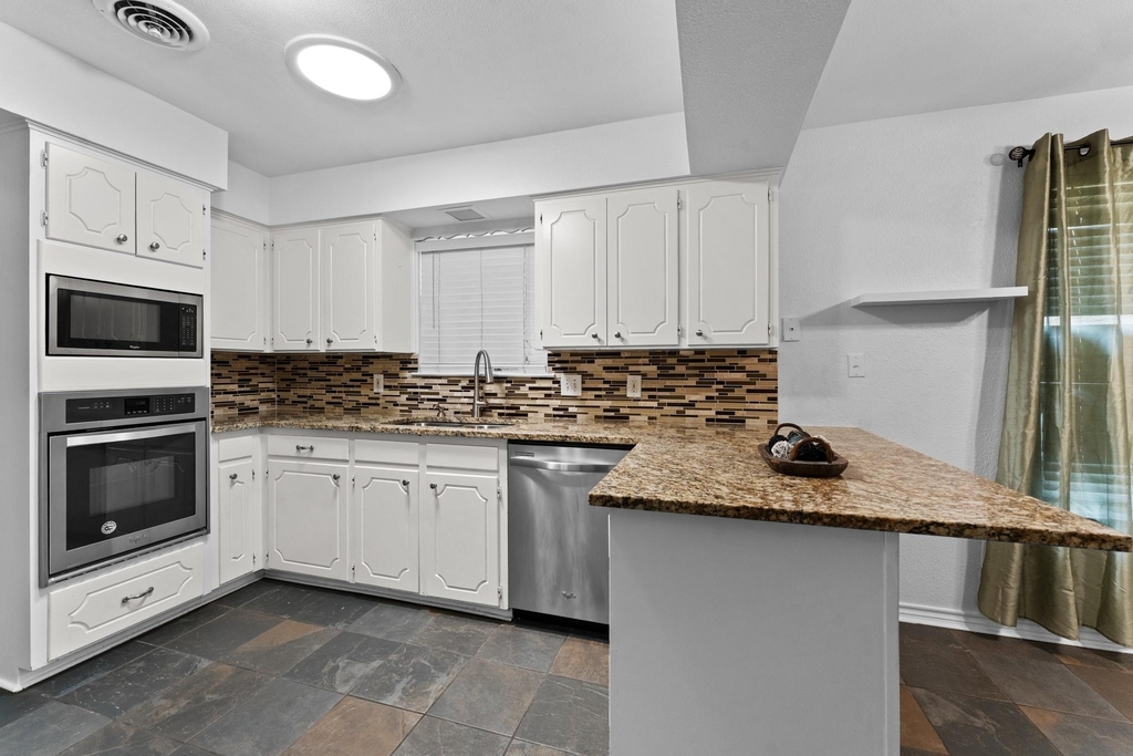 1807 Holm Oak Street - Photo 11