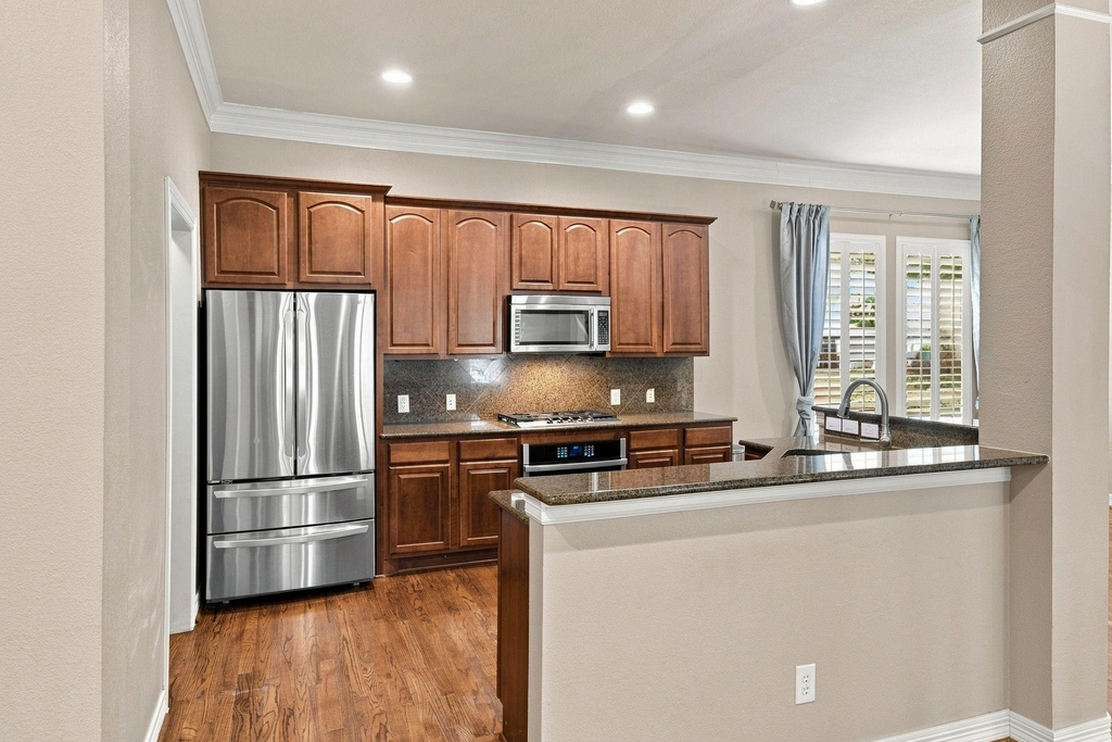 4330 Holland Avenue - Photo 10