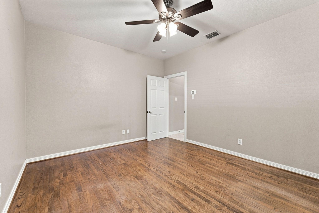 4330 Holland Avenue - Photo 3
