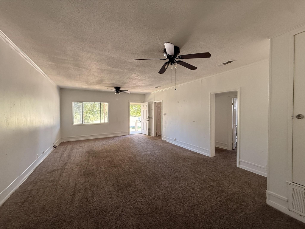 405 W Chandler Street - Photo 1