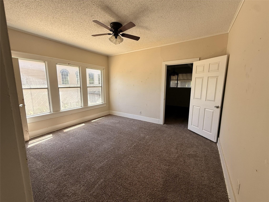 405 W Chandler Street - Photo 4