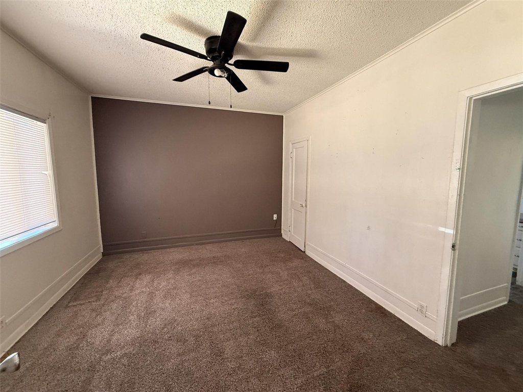 405 W Chandler Street - Photo 2
