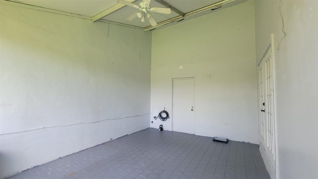 9520 W Daffodil Lane - Photo 11