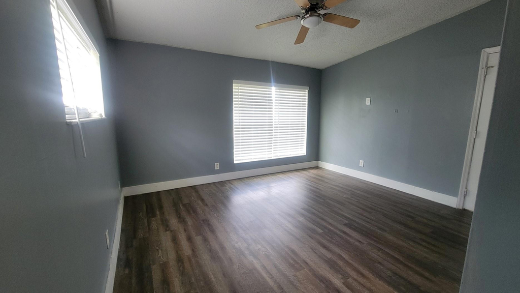 9520 W Daffodil Lane - Photo 13