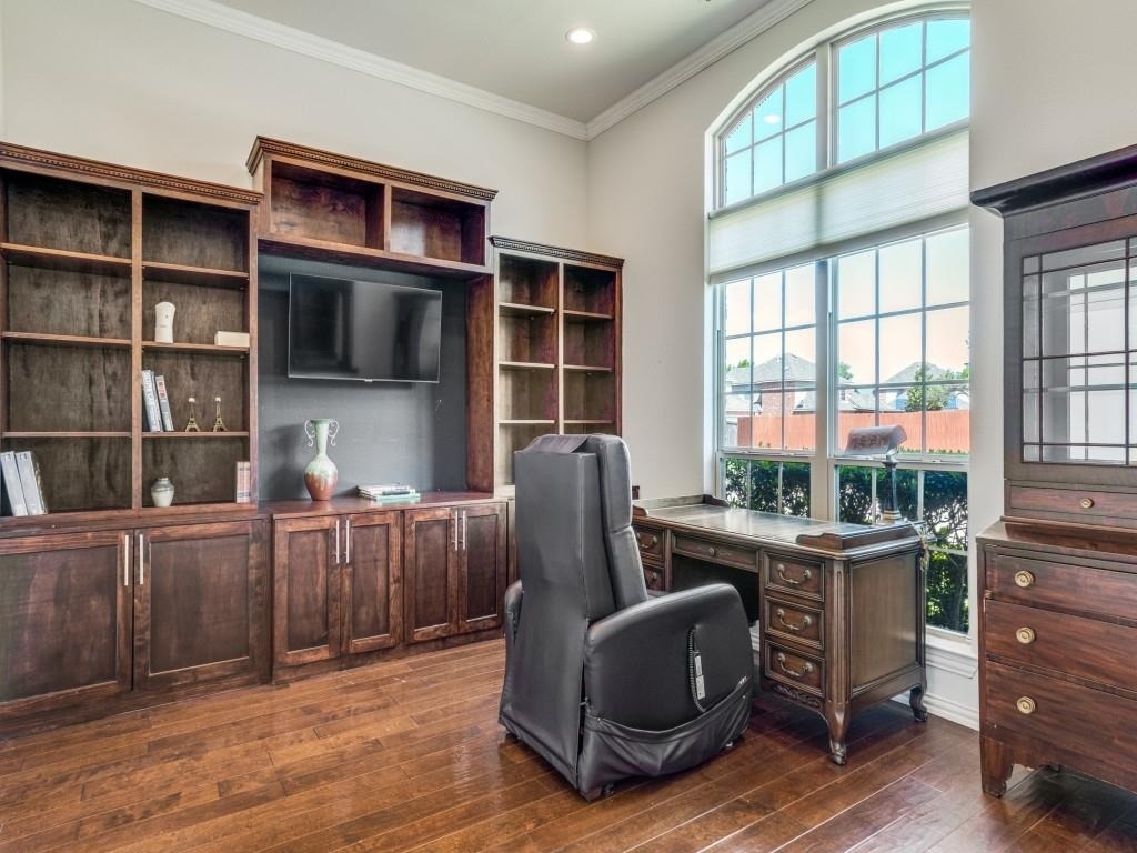 7110 Waterbury Drive - Photo 3