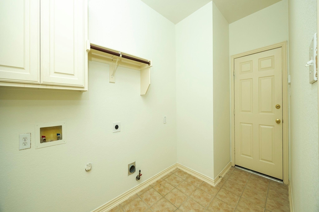 10002 River Bend Drive - Photo 10
