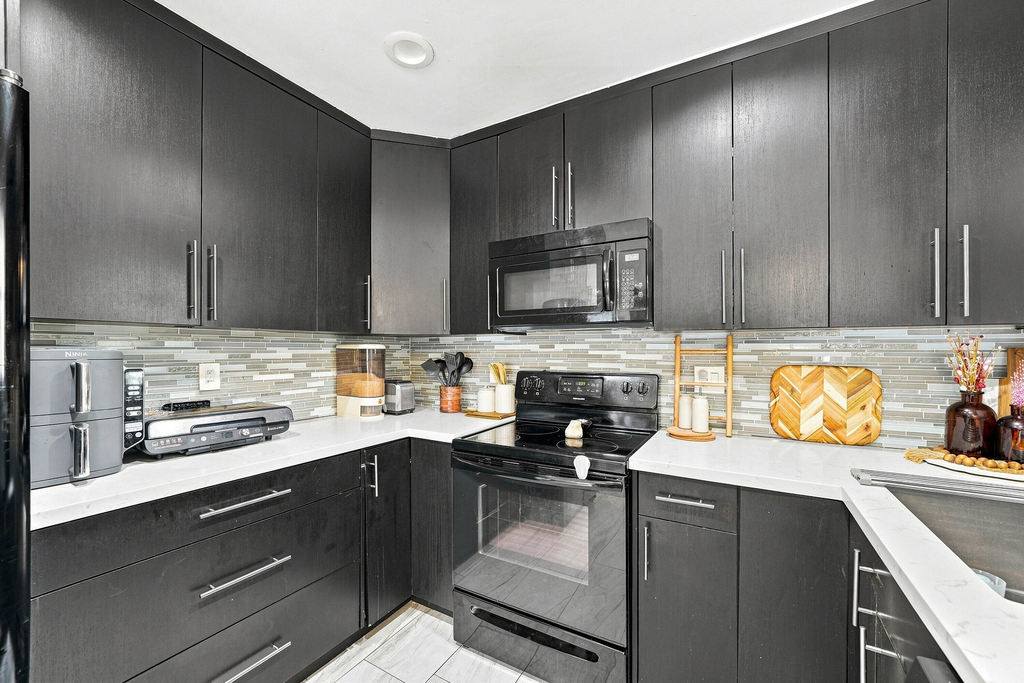 2581 Carambola Circle N - Photo 6