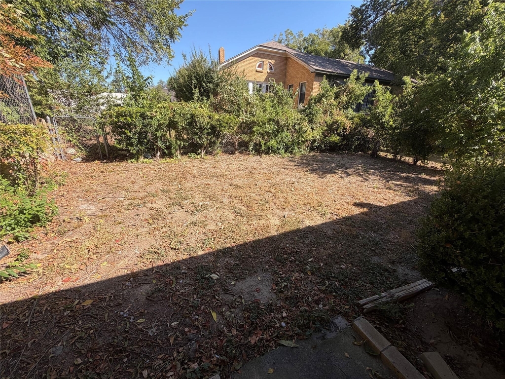 567 W College Street - Photo 20