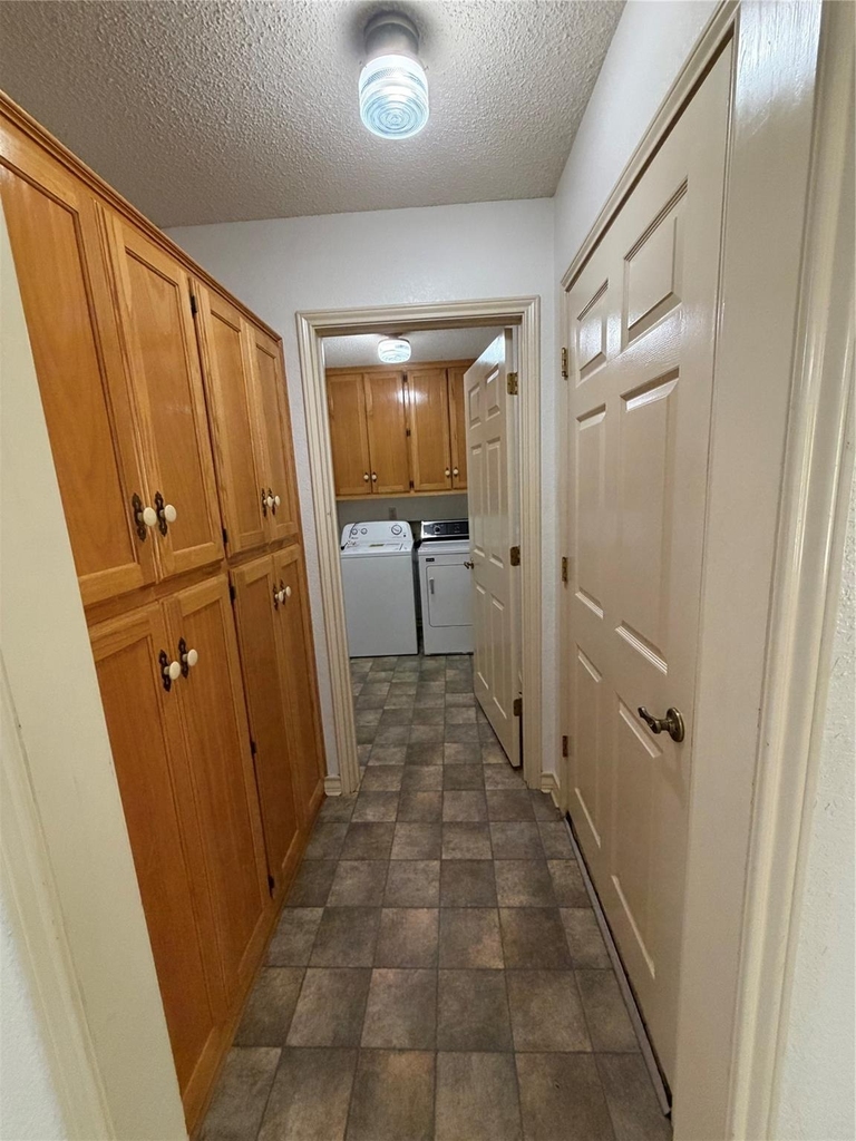 567 W College Street - Photo 19