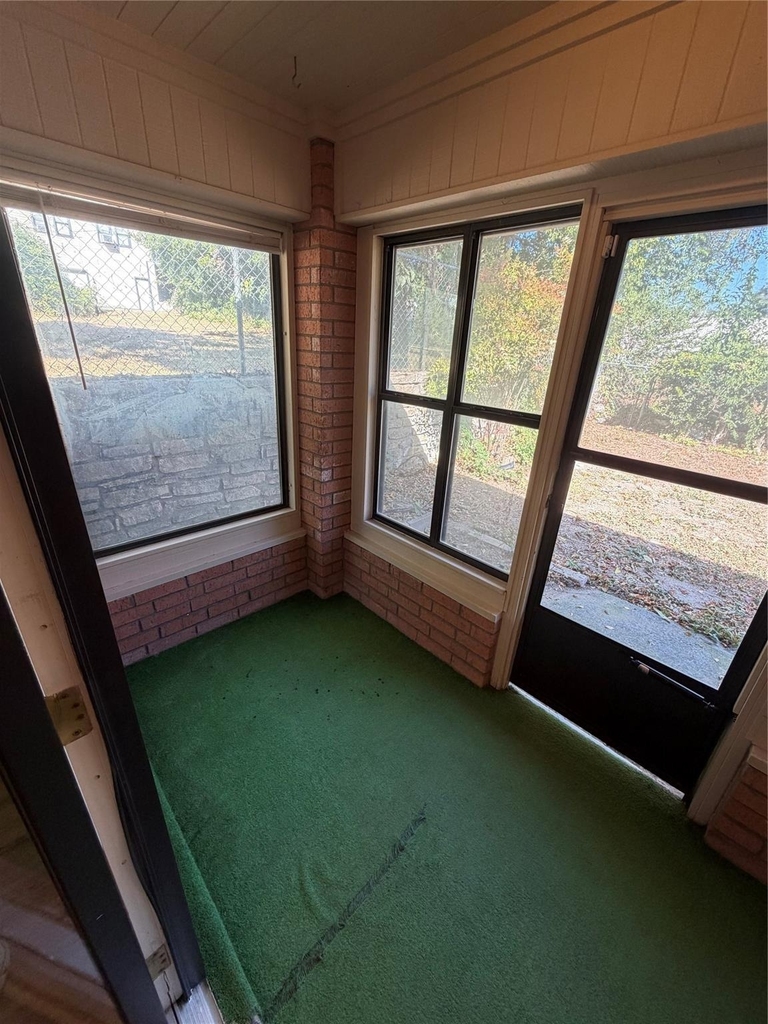 567 W College Street - Photo 11