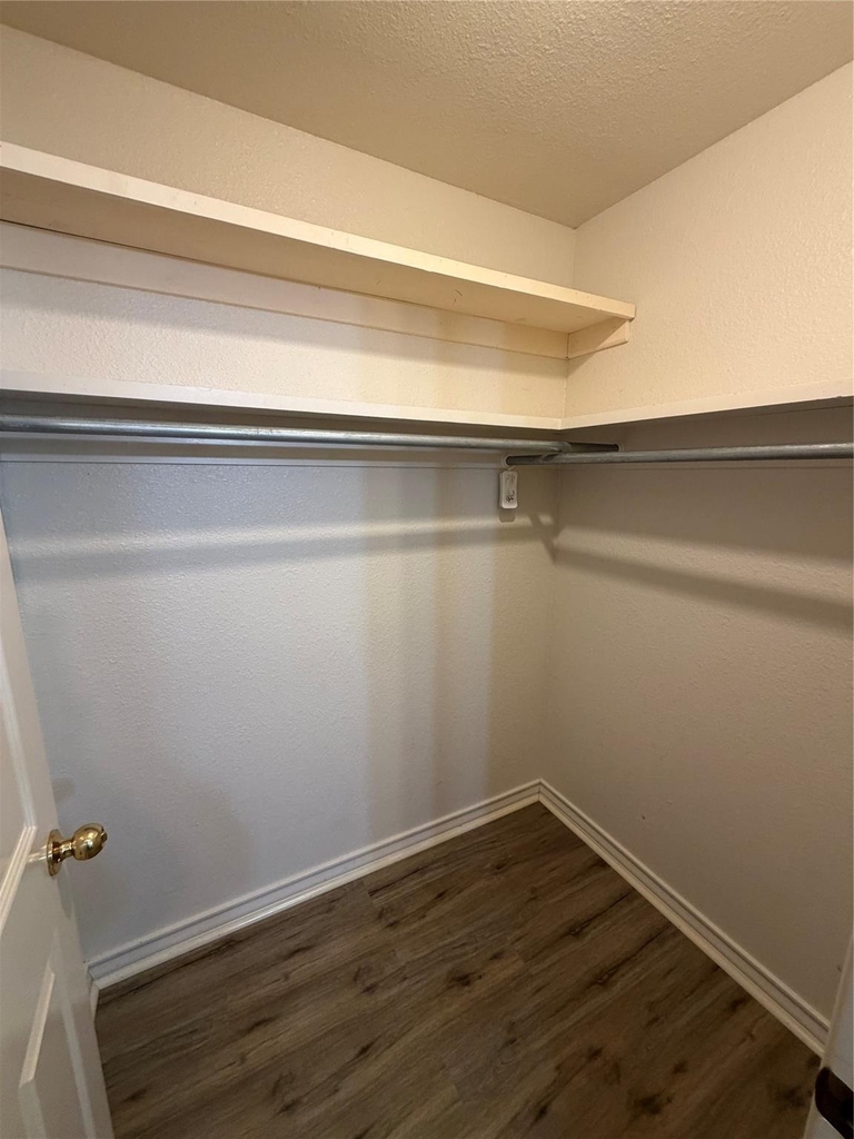 567 W College Street - Photo 12