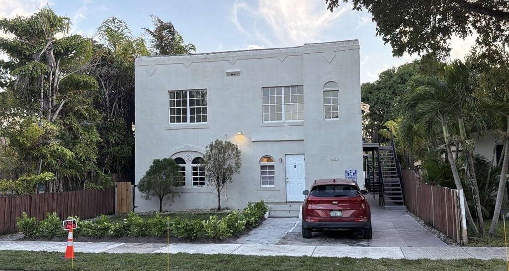 1652 Madison Street - Photo 0