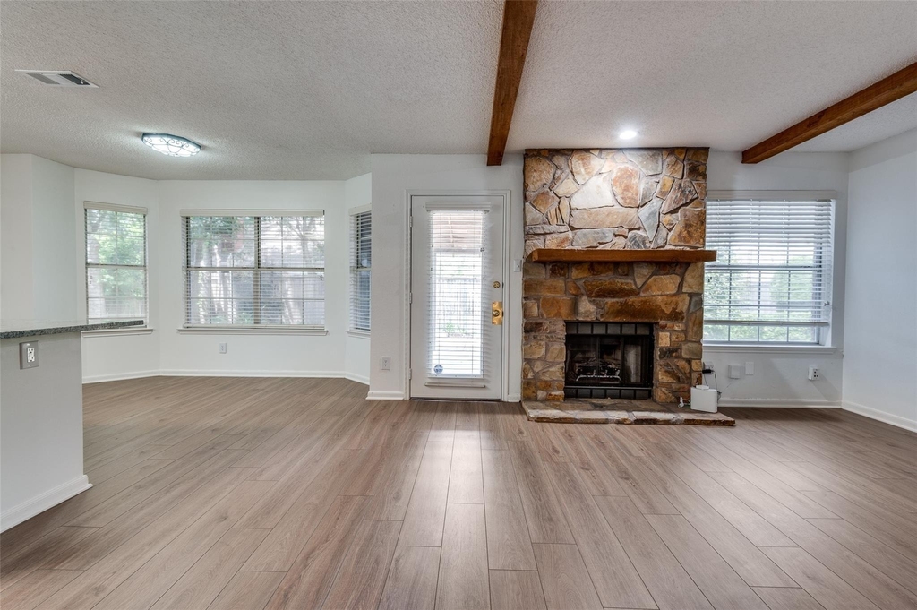 562 Mercer Street - Photo 12