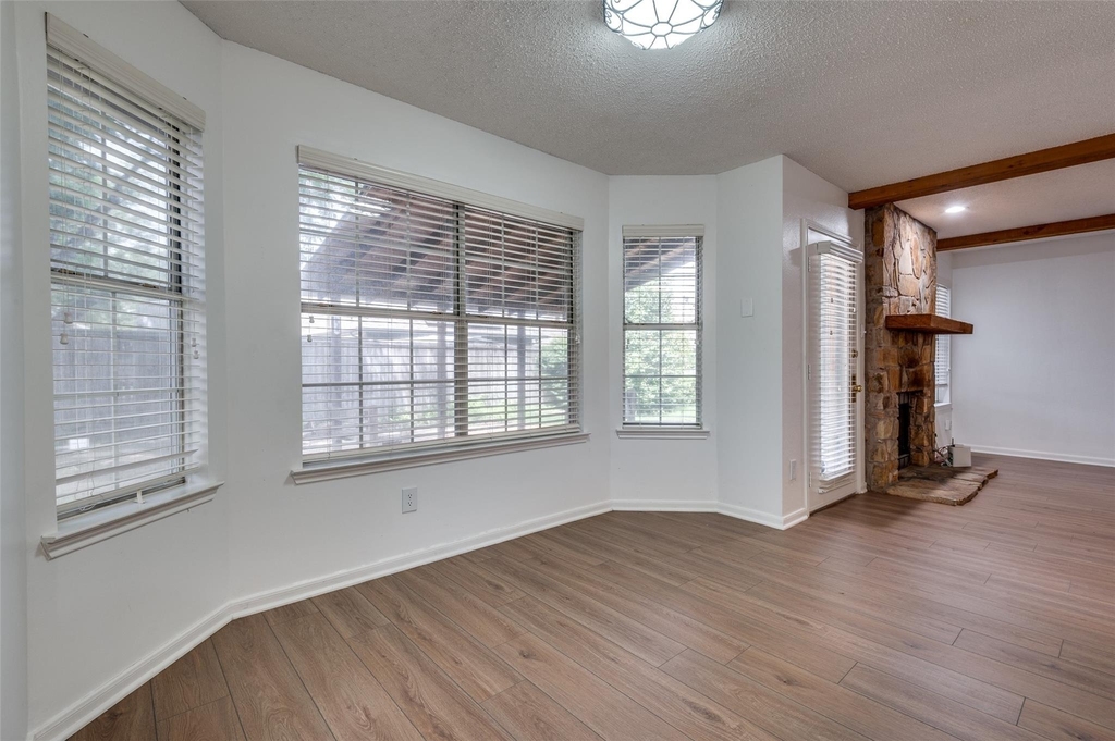 562 Mercer Street - Photo 9