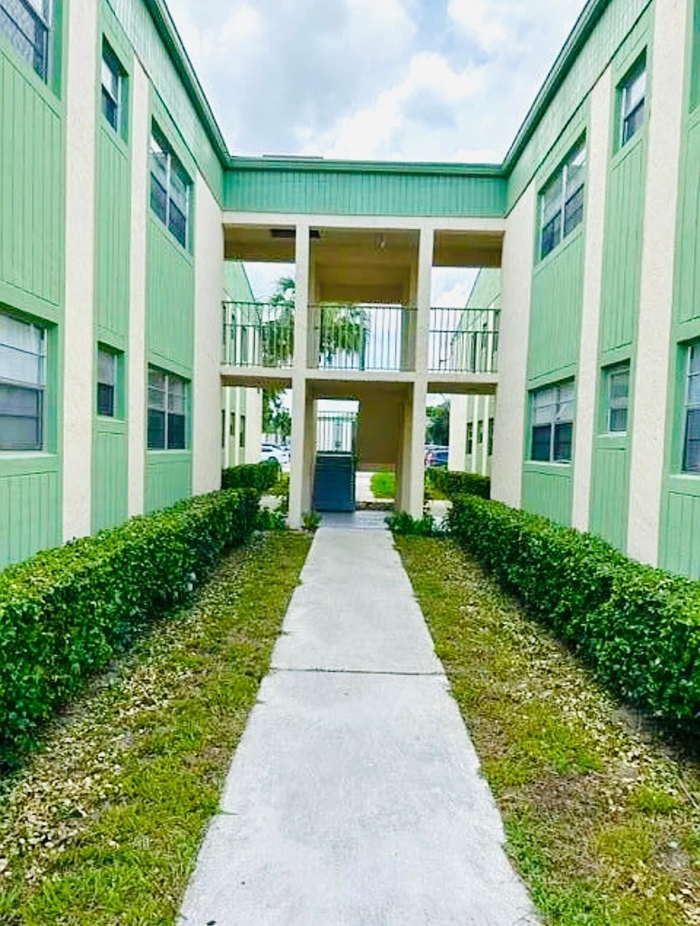 4147 Nw 90th Avenue - Photo 18