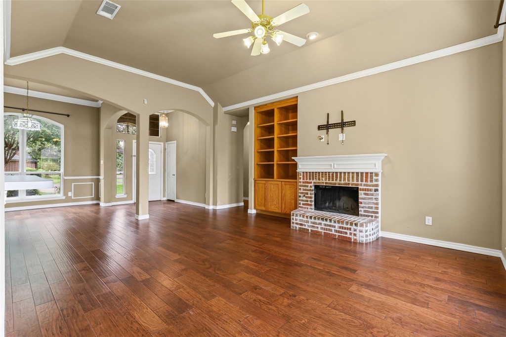 1612 Twin Oaks Drive - Photo 8