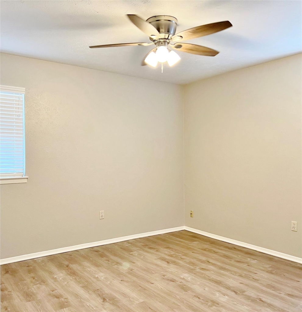 1420 Hillside Drive - Photo 8