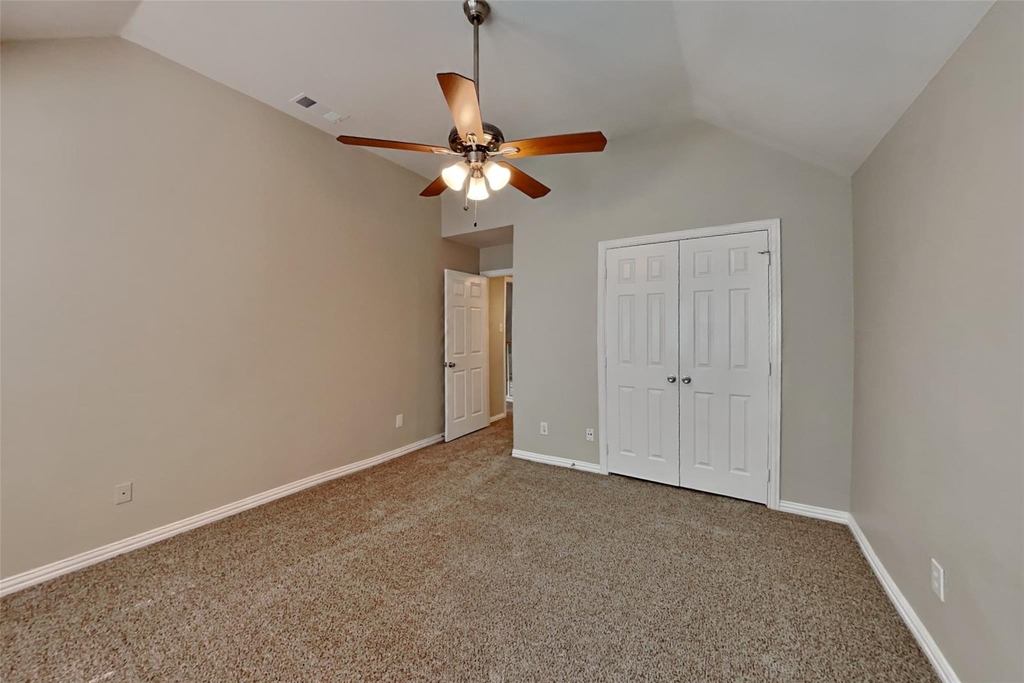 1285 Shores Boulevard - Photo 9