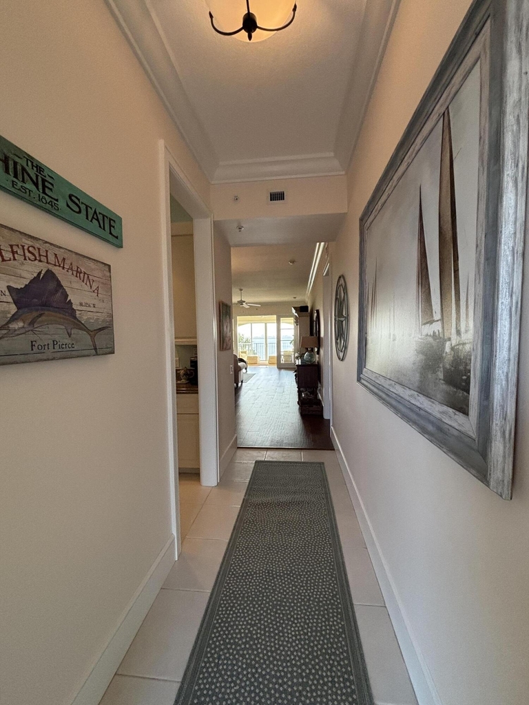 29 Harbour Isle Drive W - Photo 0