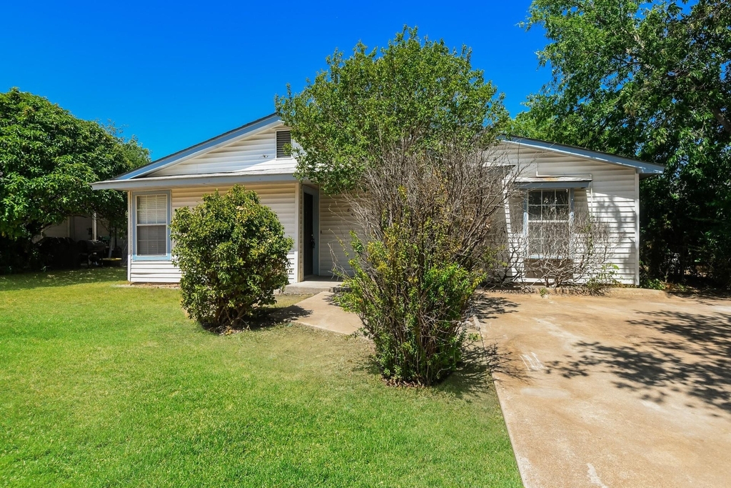 841 Hackamore Street - Photo 0