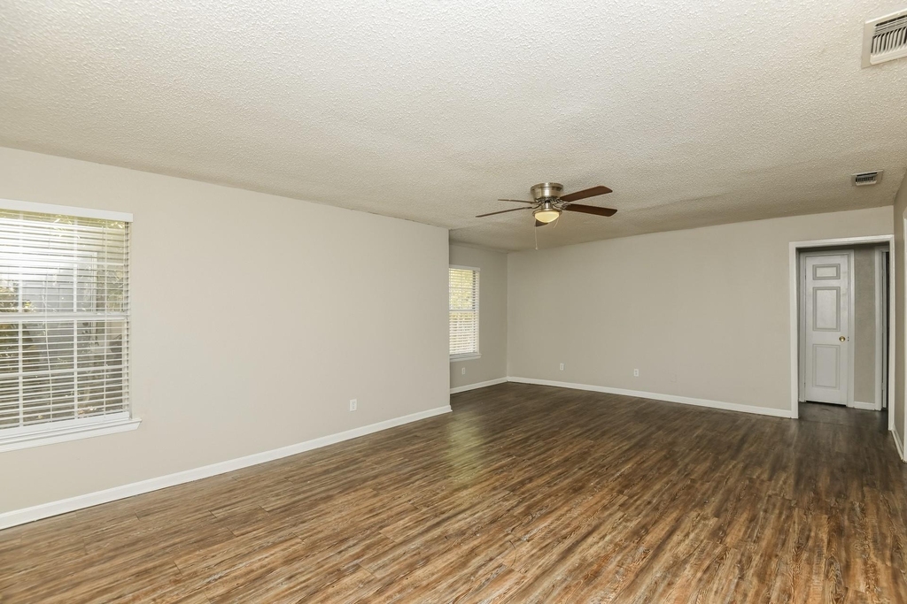 841 Hackamore Street - Photo 9