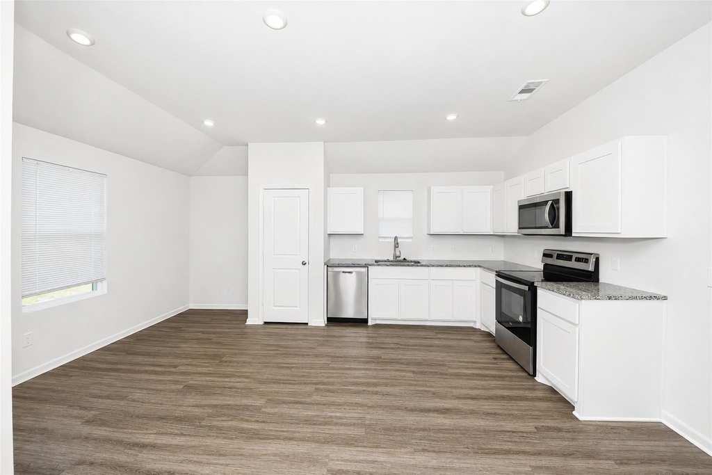 525 Jameson Street - Photo 10