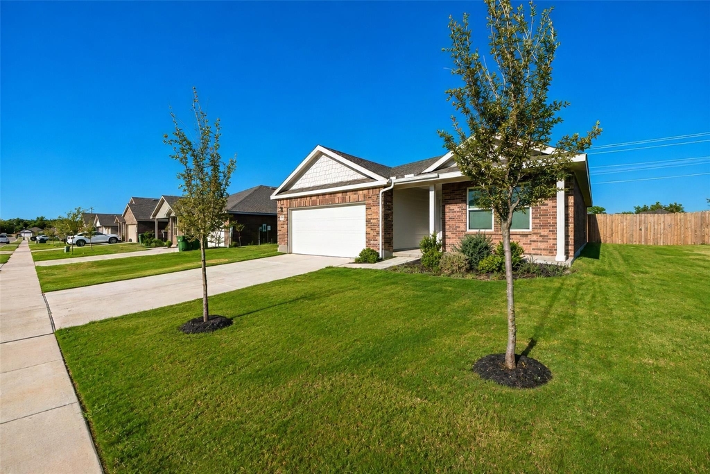 525 Jameson Street - Photo 3