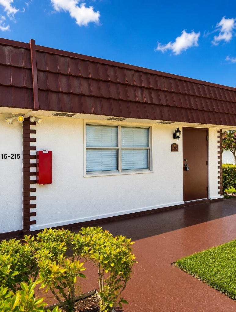 215 Waterford Crescent - Photo 1
