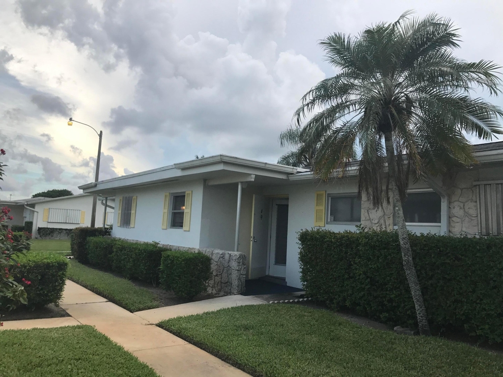 2671 Barkley Drive W - Photo 0