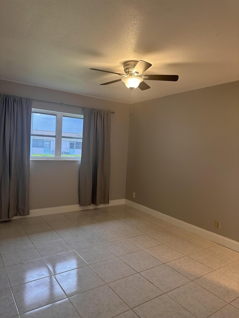 2671 Barkley Drive W - Photo 7