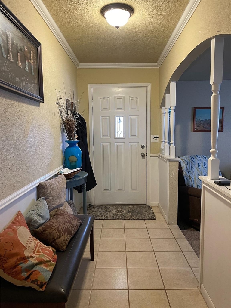 2717 S 41st Street - Photo 2