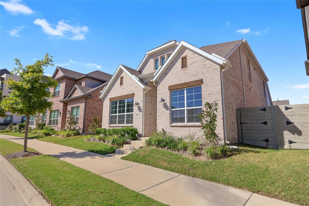 3313 The Commons Parkway - Photo 1