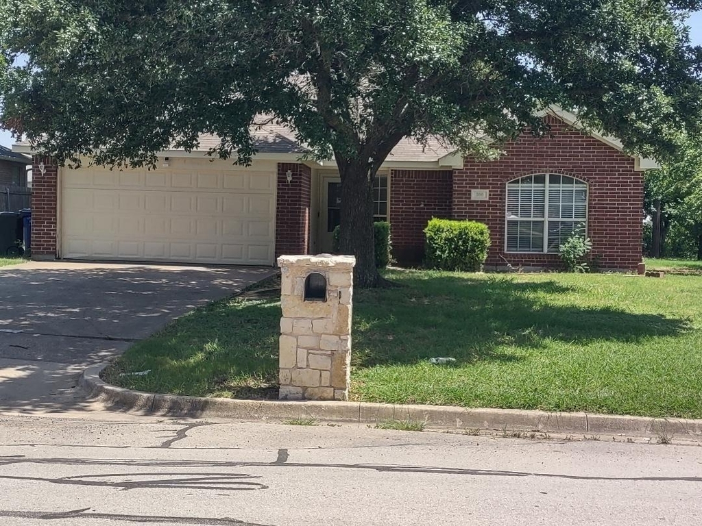 500 Fort Worth Street - Photo 1