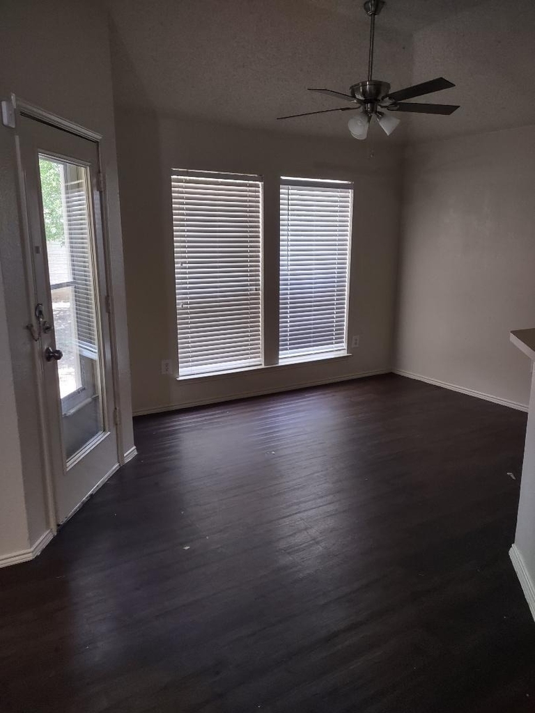 500 Fort Worth Street - Photo 9