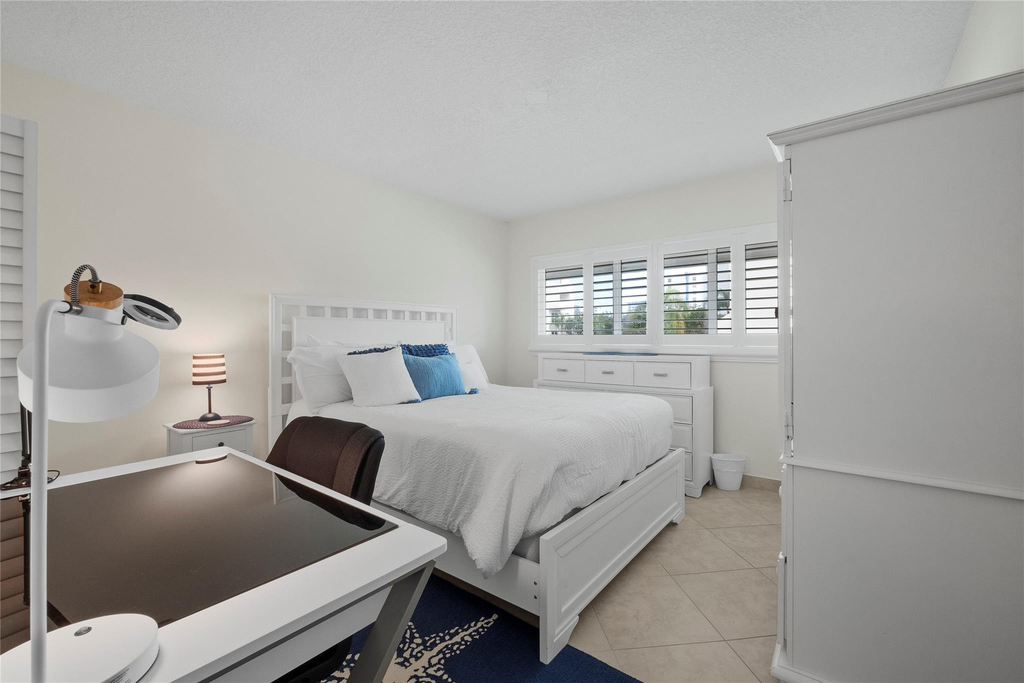 1340 Ne 28th Avenue - Photo 10