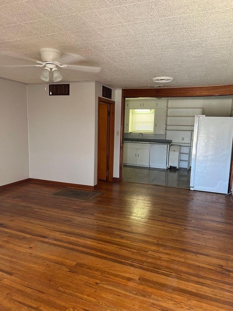 1623 Woodruff Lane - Photo 1