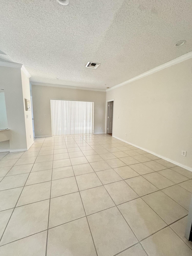 10895 Fillmore Drive - Photo 3