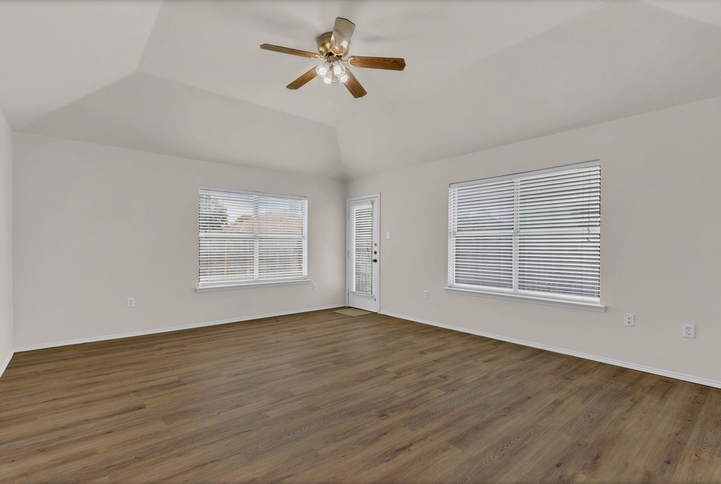 2140 Teal Court - Photo 14