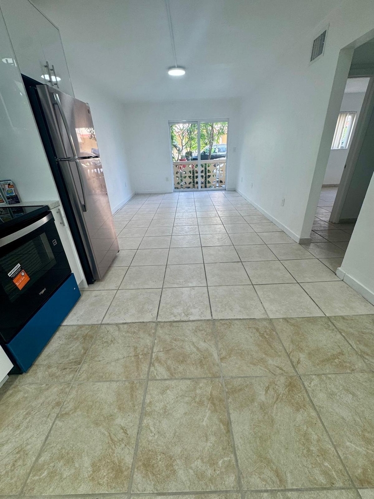 2441 Nw 13th Street - Photo 4